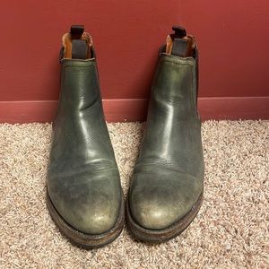 Used leather Frye boots Chelsea style